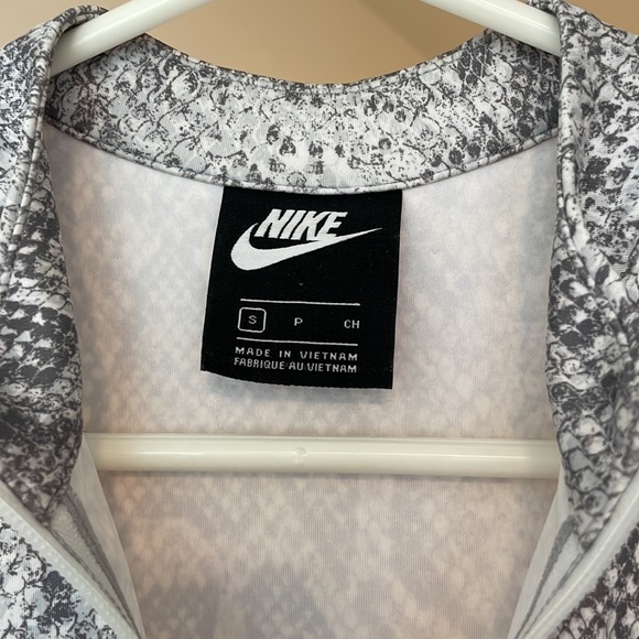Nike ombré snakeskin print long sleeve bodysuit - Picture 5 of 10